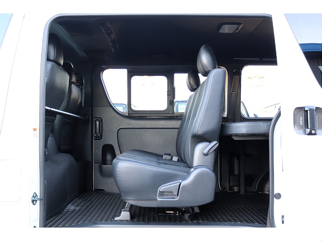 ハイエースセカンド高崎店にて展示中♪027-384-3591