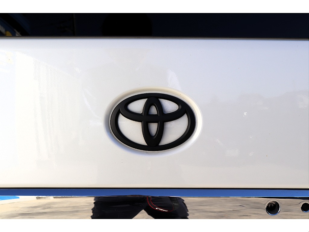 エンブレムがマットブラック塗装済み♪