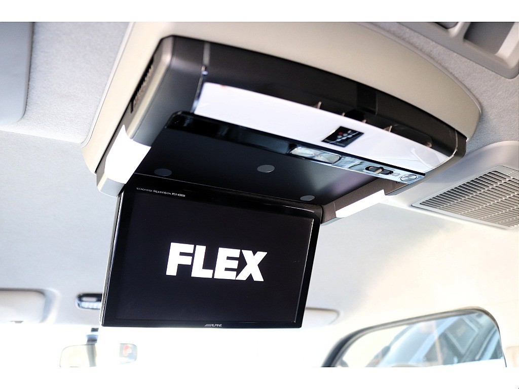 フリップダウンモニター装着♪