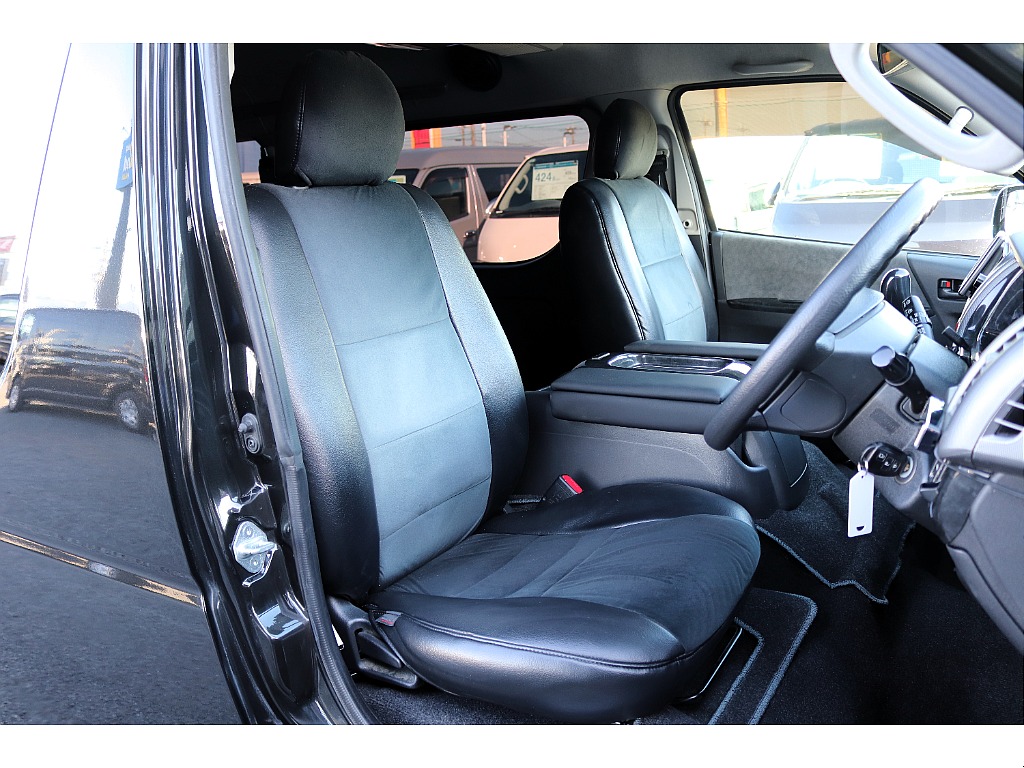 ハイエースセカンド高崎店にて展示中♪027-384-3591