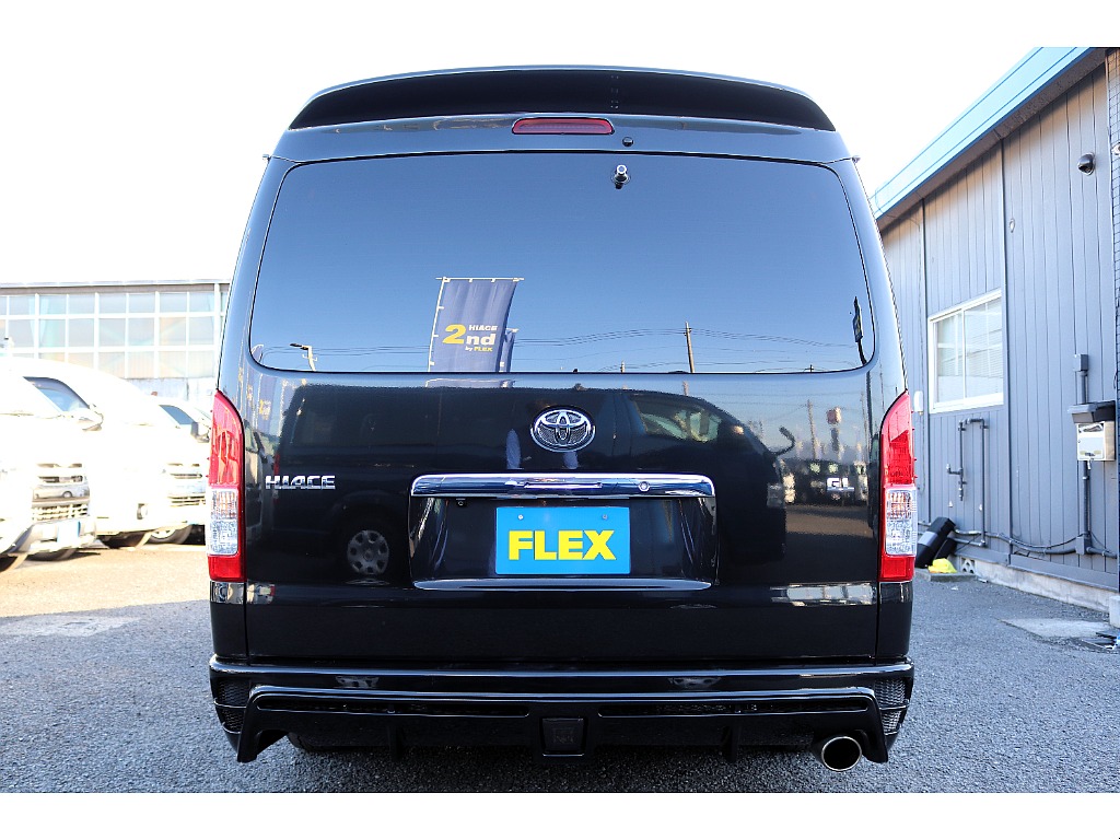 ルーフスポイラーも装着♪