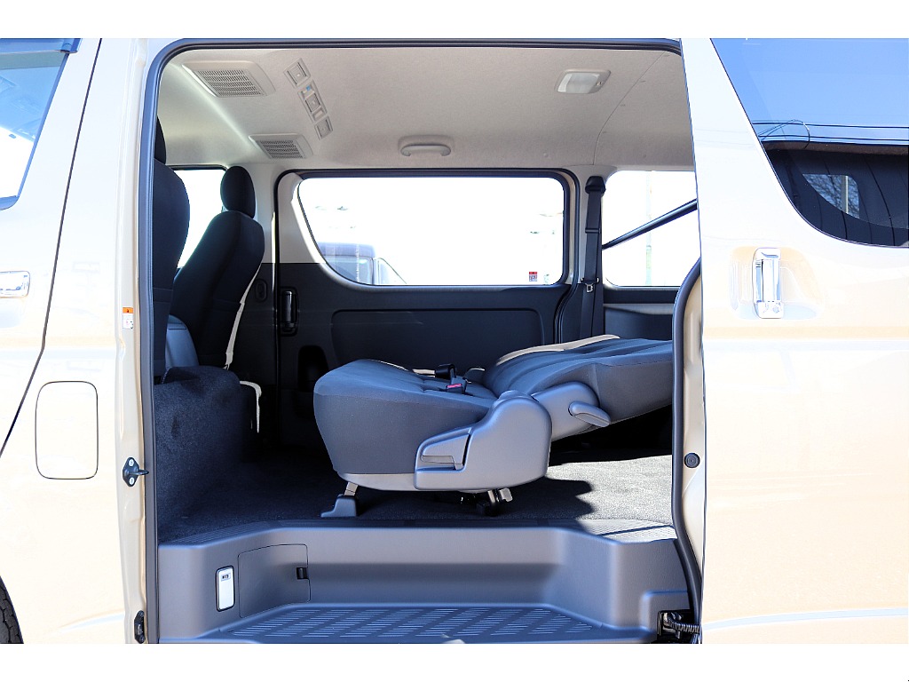 ハイエースセカンド高崎店にて展示中♪027-384-3591