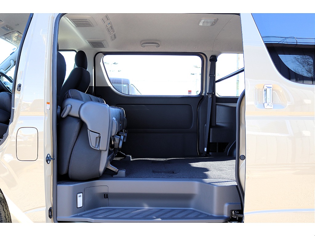 ハイエースセカンド高崎店にて展示中♪027-384-3591