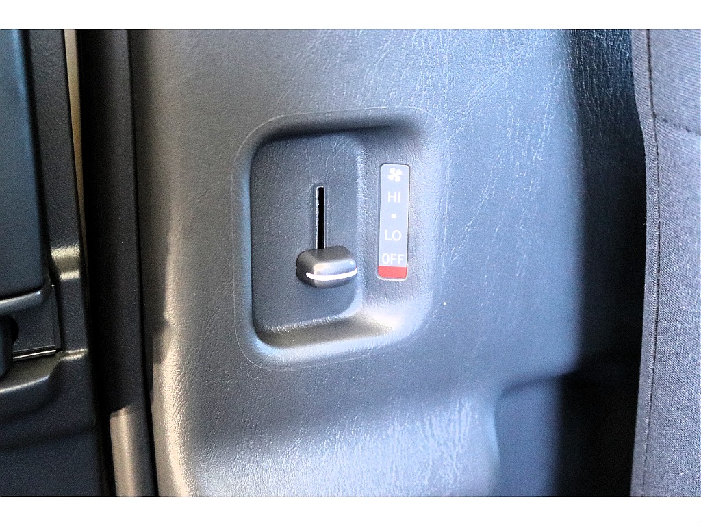 ハイエースセカンド高崎店にて展示中♪027-384-3591