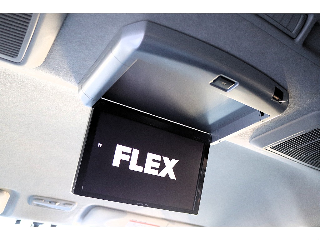 フリップダウンモニター装着♪