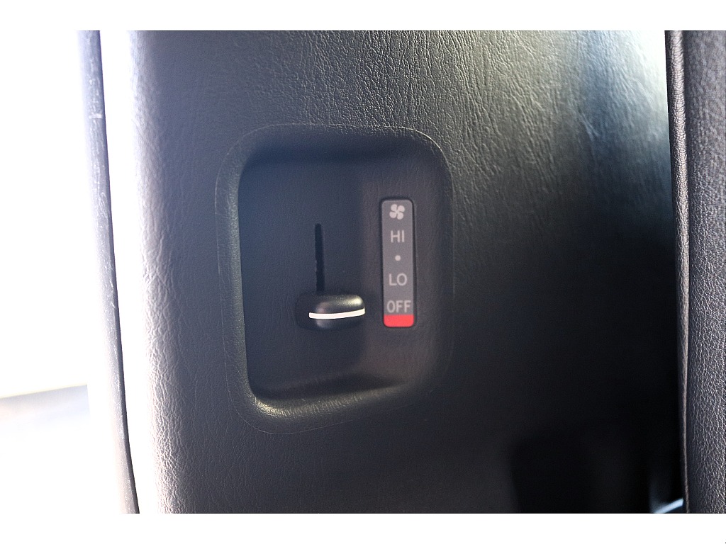 ハイエースセカンド高崎店にて展示中♪027-384-3591