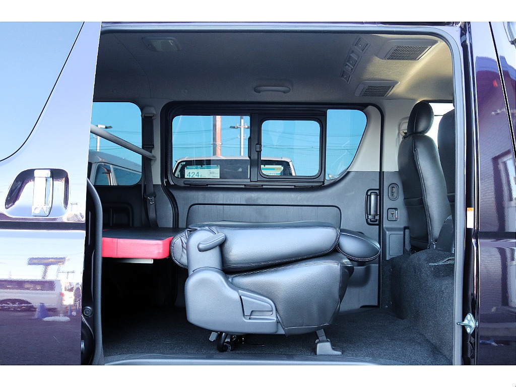 ハイエースセカンド高崎店にて展示中♪027-384-3591