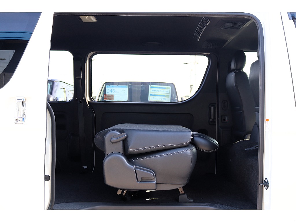 ハイエースセカンド高崎店にて展示中♪027-384-3591