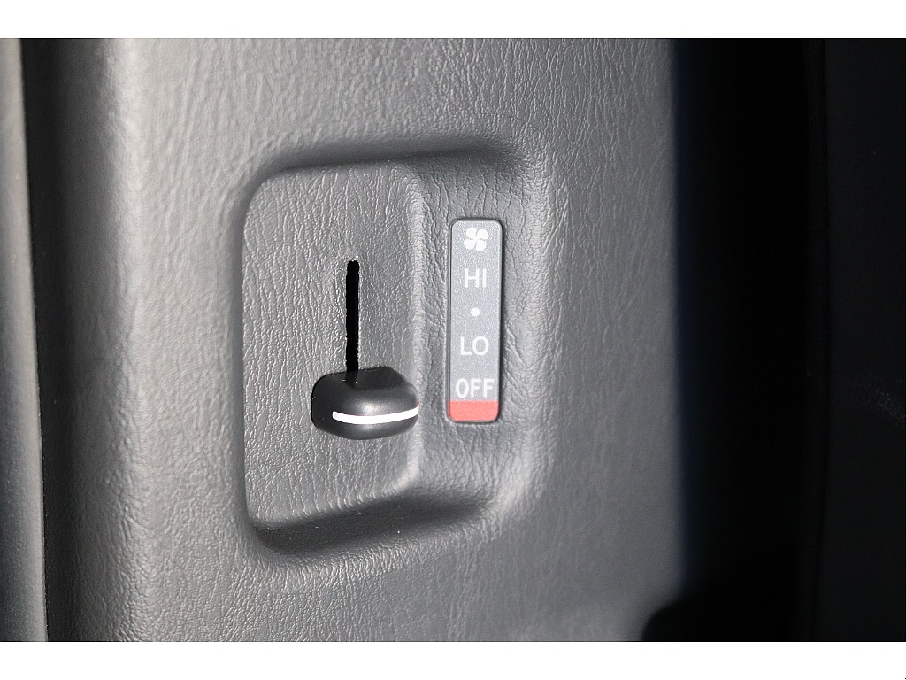 ハイエースセカンド高崎店にて展示中♪027-384-3591