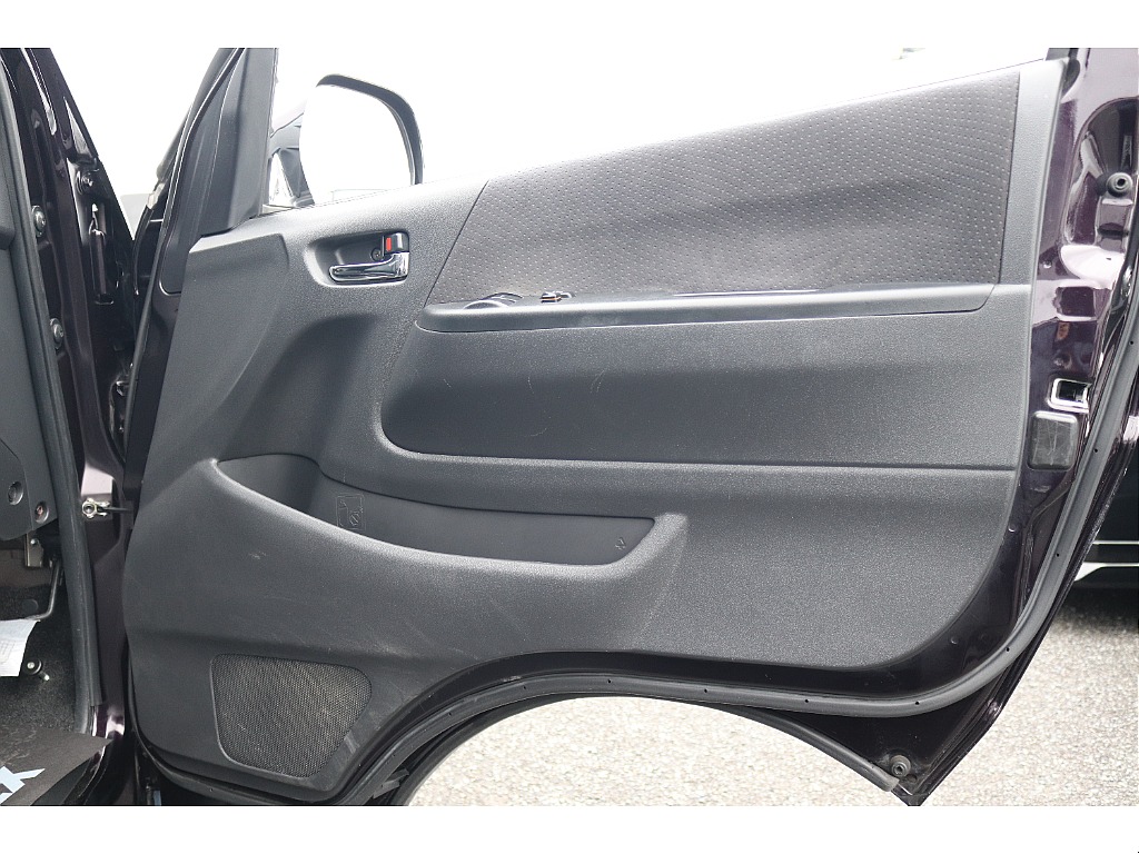 ハイエースセカンド高崎店にて展示中♪027-384-3591