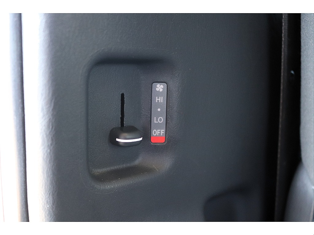 ハイエースセカンド高崎店にて展示中♪027-384-3591