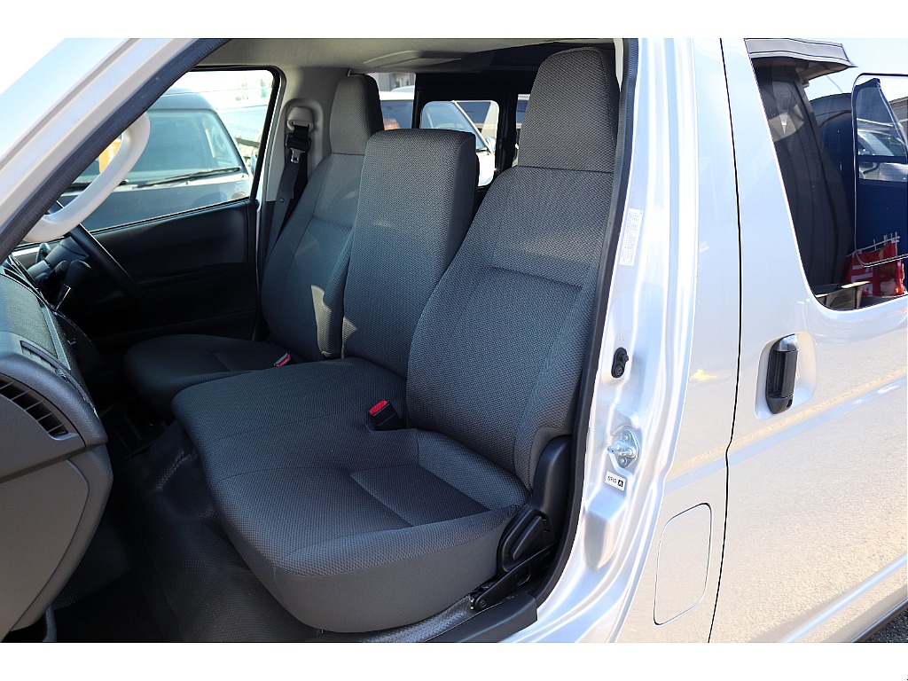 ハイエースセカンド高崎店にて展示中♪027-384-3591