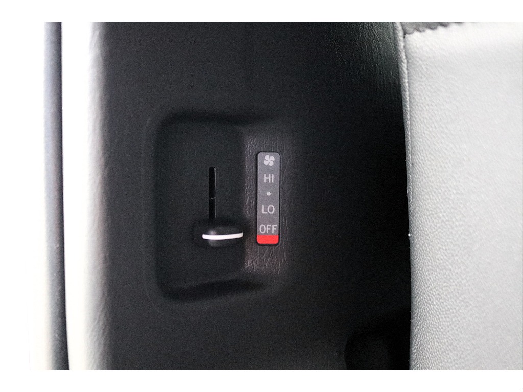 ハイエースセカンド高崎店にて展示中♪027-384-3591