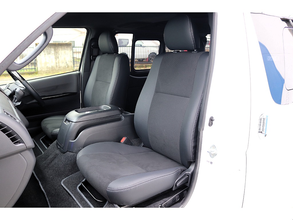 ハイエースセカンド高崎店にて展示中♪027-384-3591