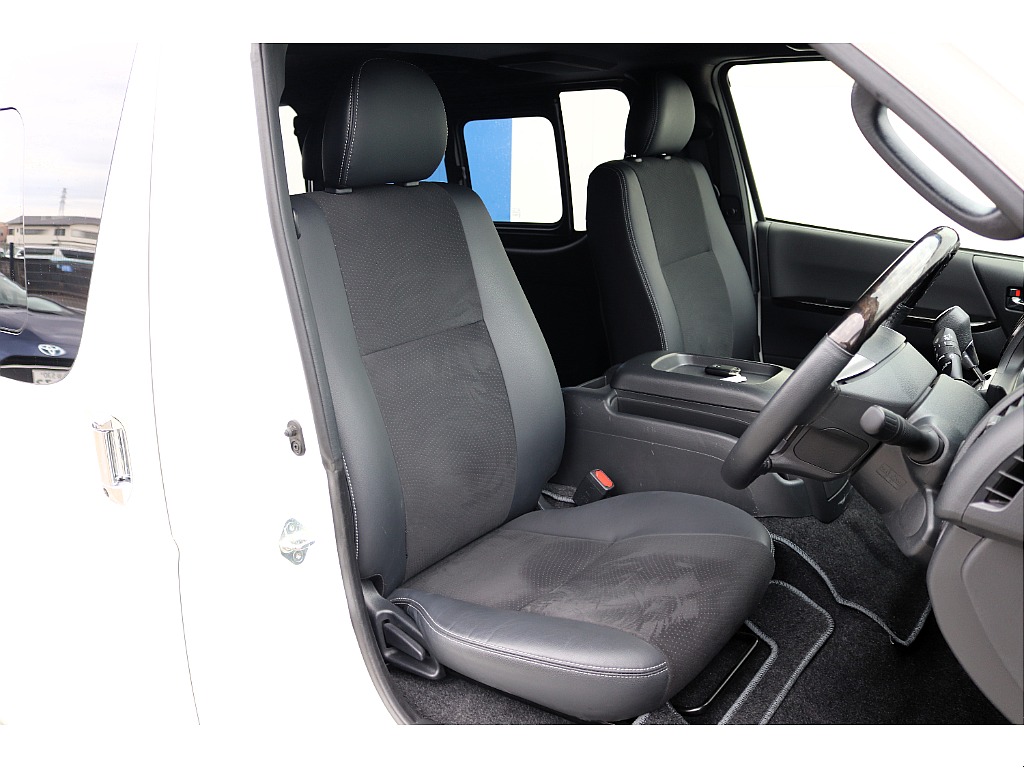 ハイエースセカンド高崎店にて展示中♪027-384-3591