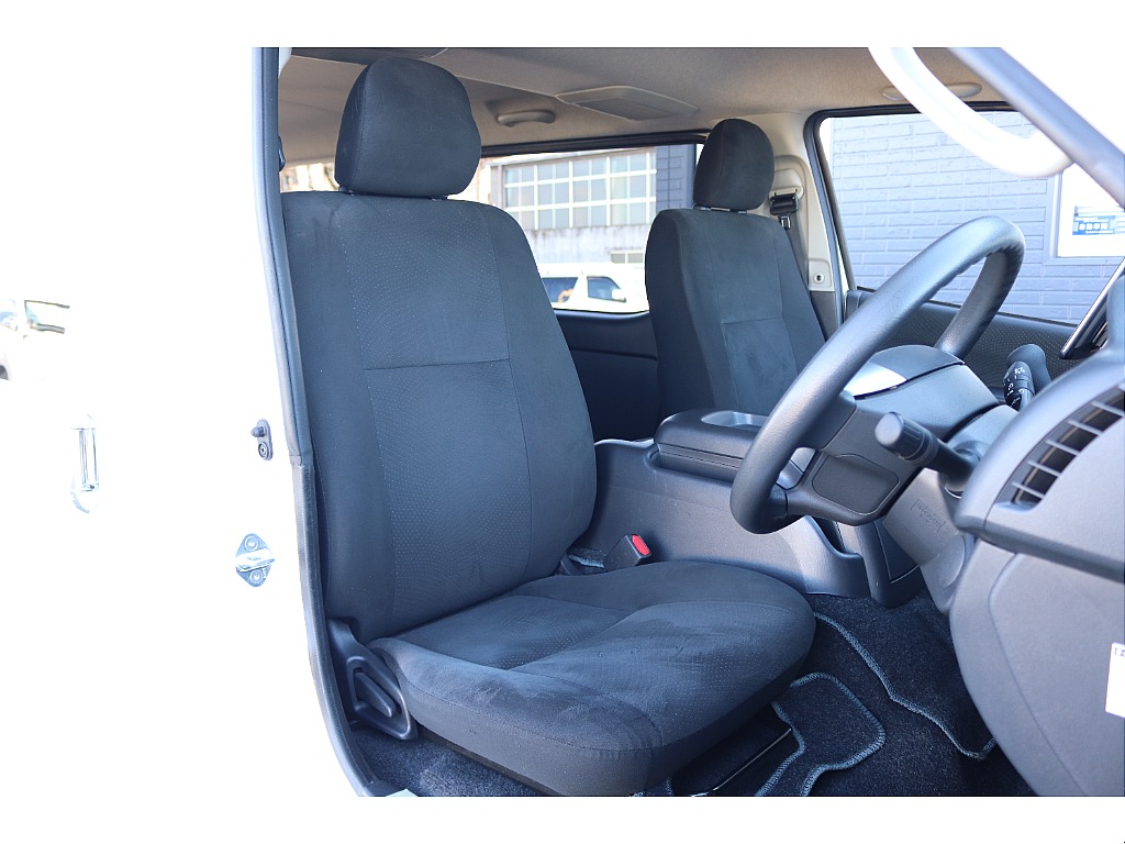 ハイエースセカンド高崎店にて展示中♪027-384-3591