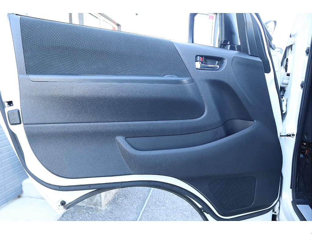 ハイエースセカンド高崎店にて展示中♪027-384-3591