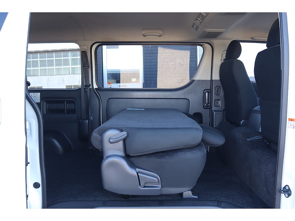 ハイエースセカンド高崎店にて展示中♪027-384-3591