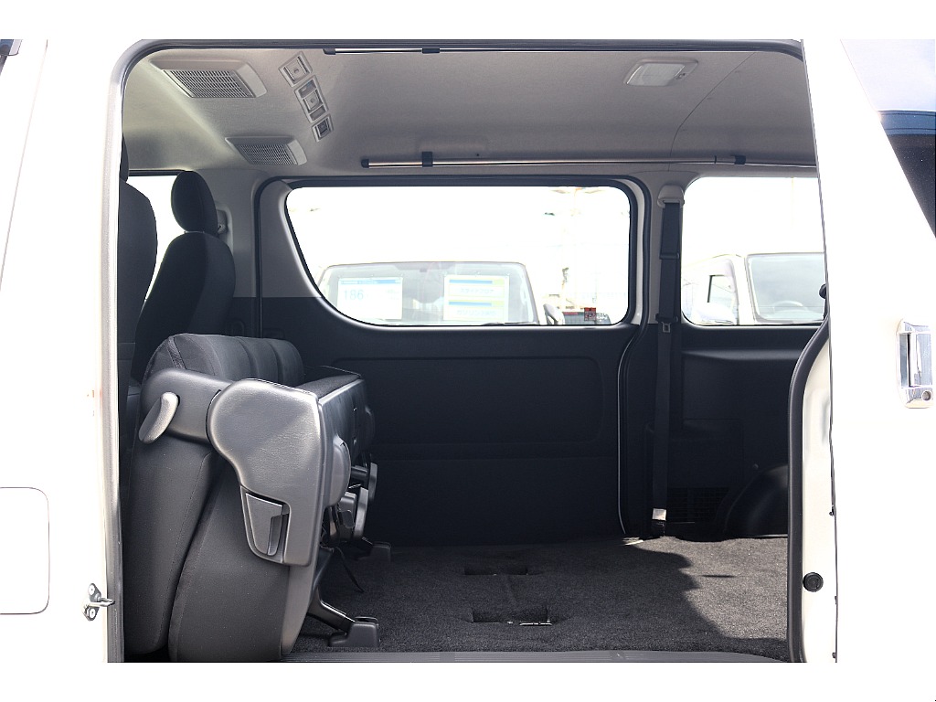 ハイエースセカンド高崎店にて展示中♪027-384-3591