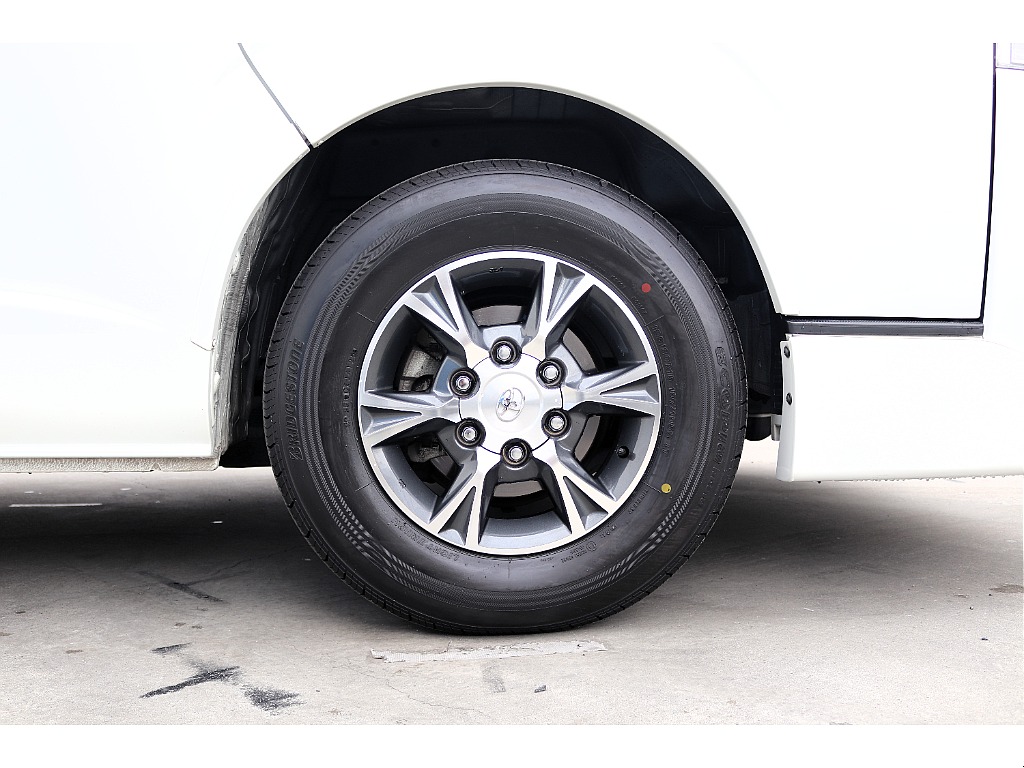 カスタムも受付中♪タイヤホイールも変更可能です♪