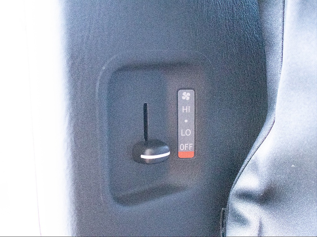 ハイエースセカンド高崎店にて展示中♪027-384-3591