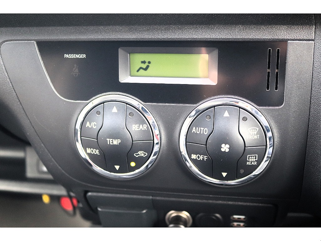 ハイエースセカンド高崎店にて展示中♪027-384-3591