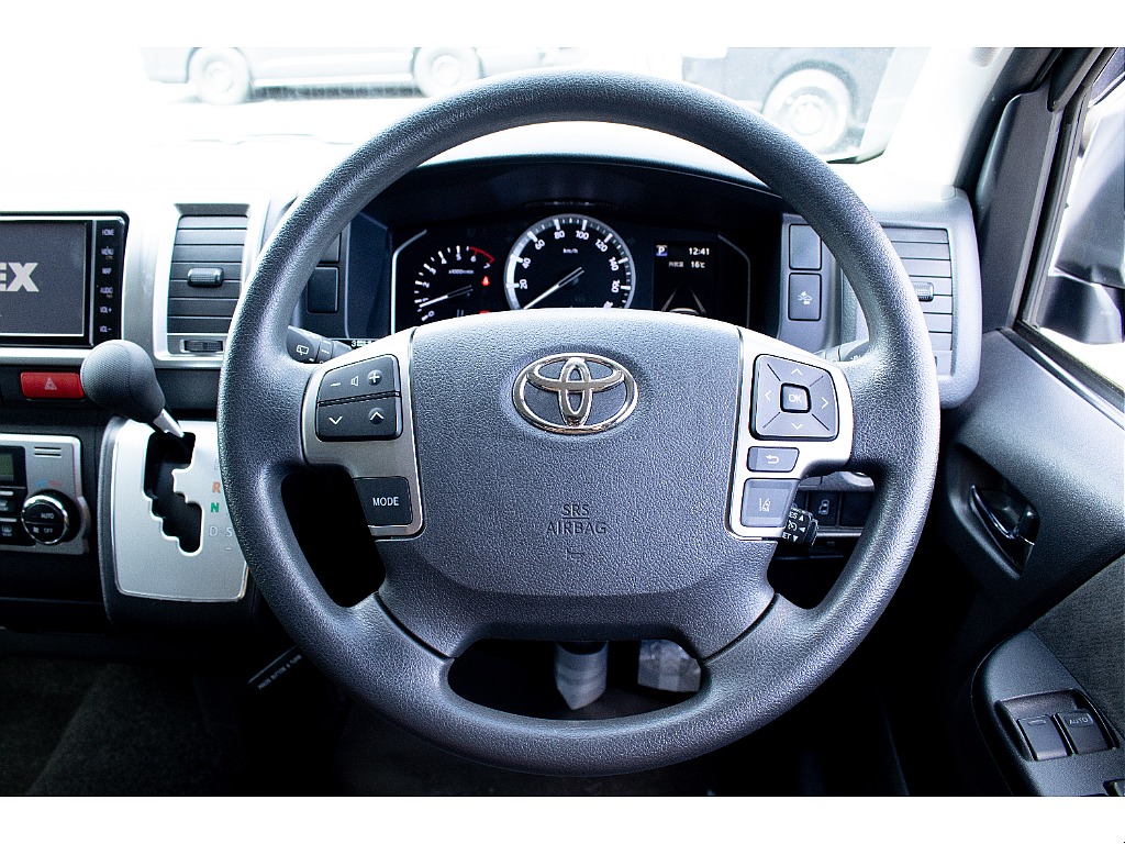 ハイエースセカンド高崎店にて展示中♪027-384-3591