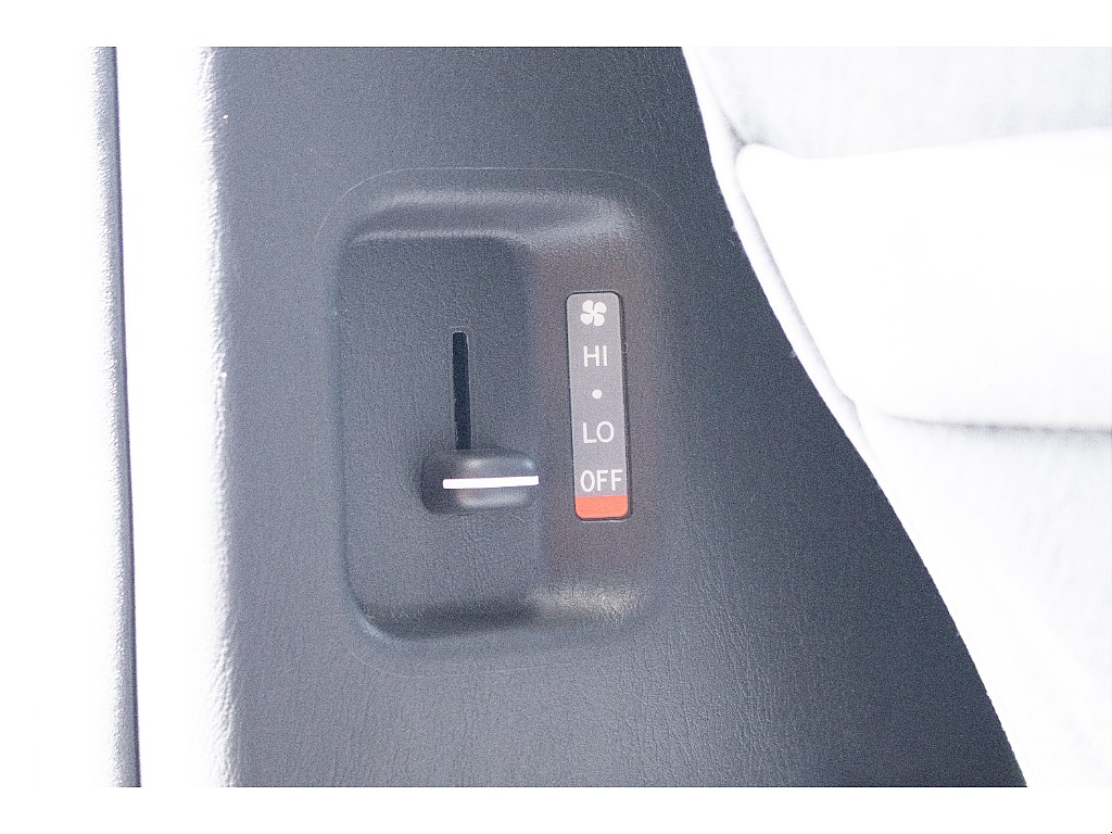 ハイエースセカンド高崎店にて展示中♪027-384-3591