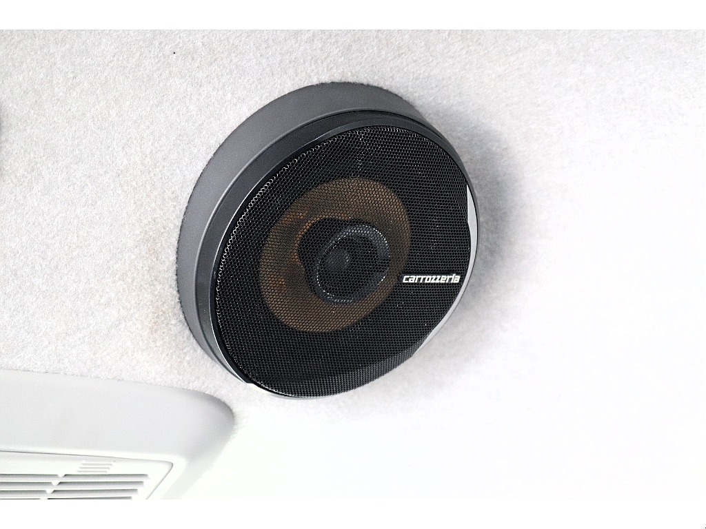 ルーフスピーカーも搭載♪