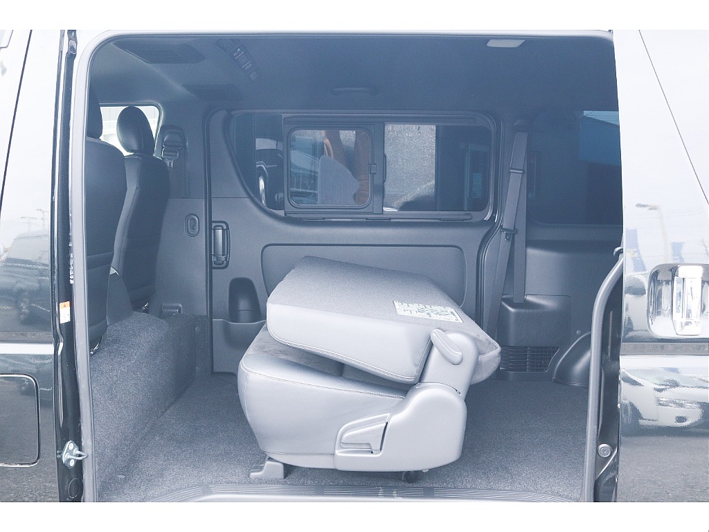 ハイエースセカンド高崎店にて展示中♪027-384-3591