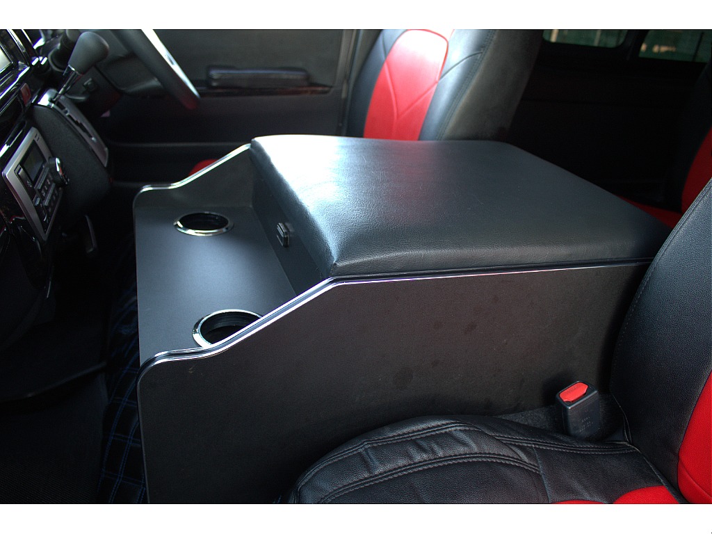 ハイエースセカンド高崎店にて展示中♪027-384-3591