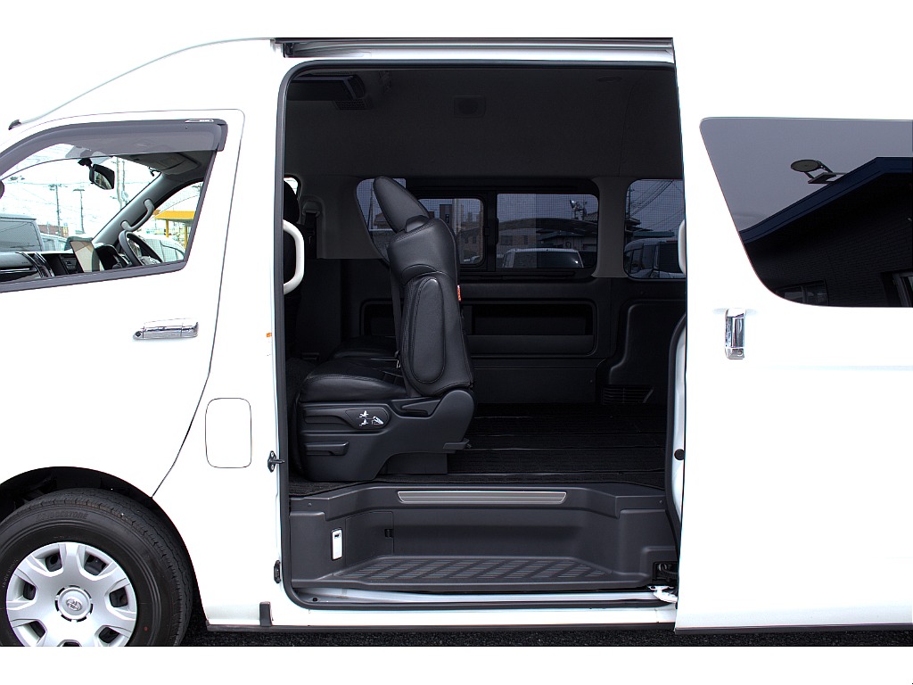 ハイエースセカンド高崎店にて展示中♪027-384-3591