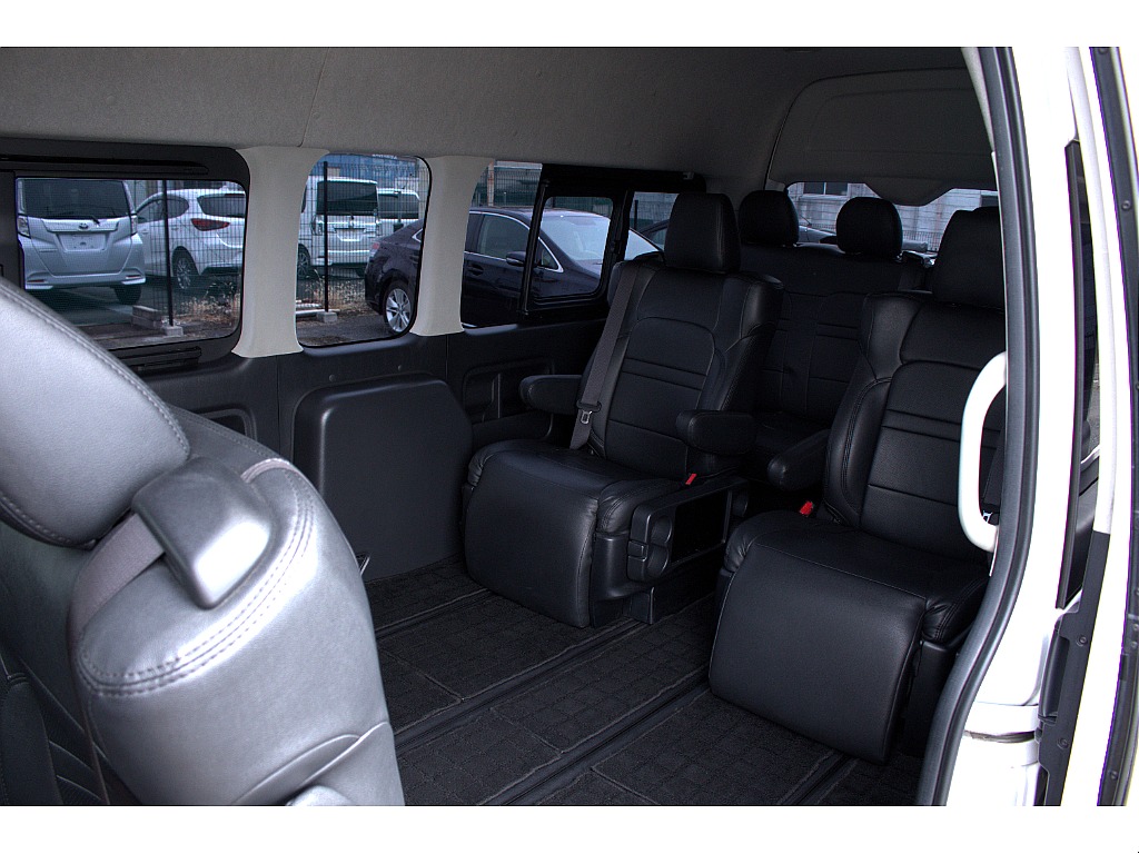 ハイエースセカンド高崎店にて展示中♪027-384-3591