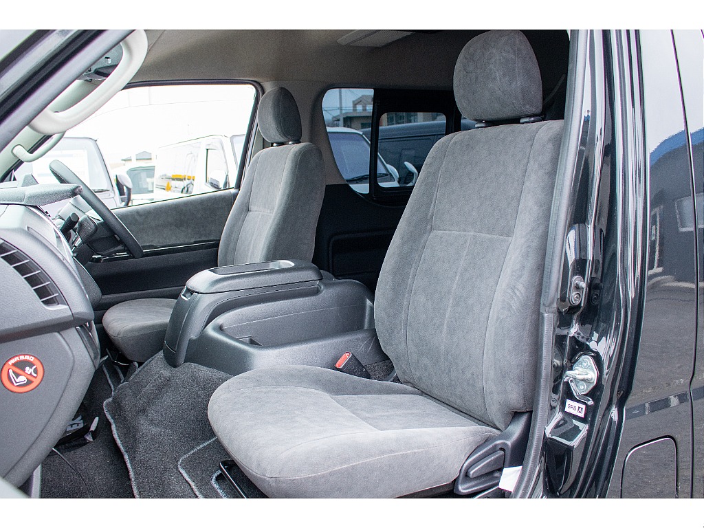 ハイエースセカンド高崎店にて展示中♪027-384-3591