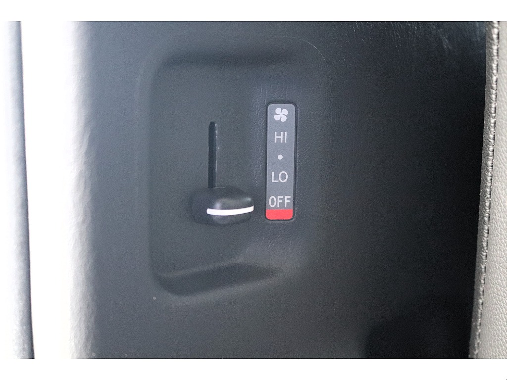 ハイエースセカンド高崎店にて展示中♪027-384-3591