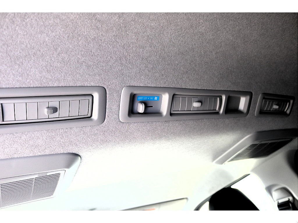 ハイエースセカンド高崎店にて展示中♪027-384-3591