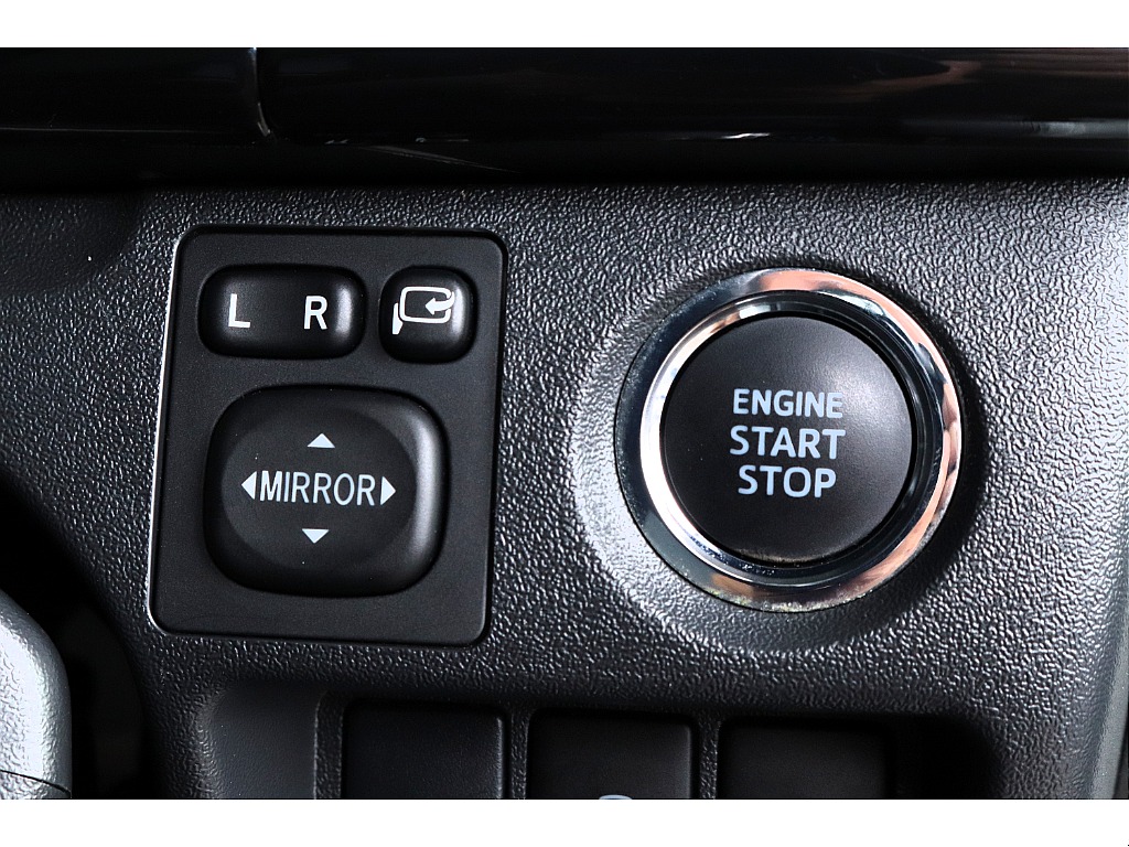 ハイエースセカンド高崎店にて展示中♪027-384-3591