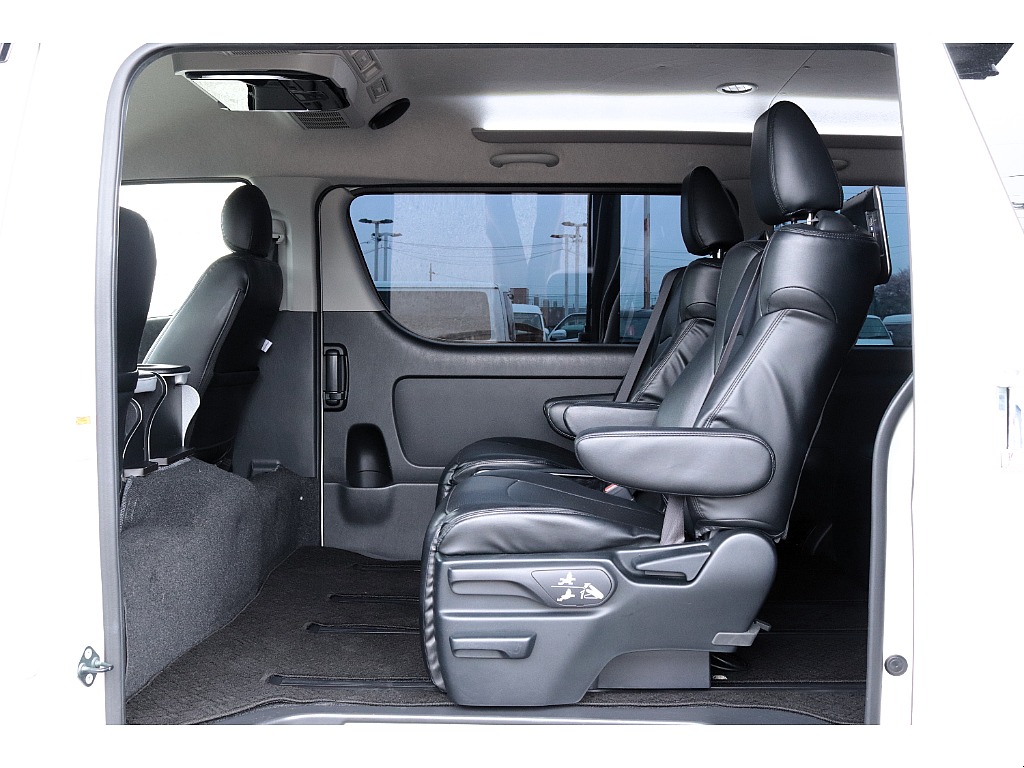 ハイエースセカンド高崎店にて展示中♪027-384-3591