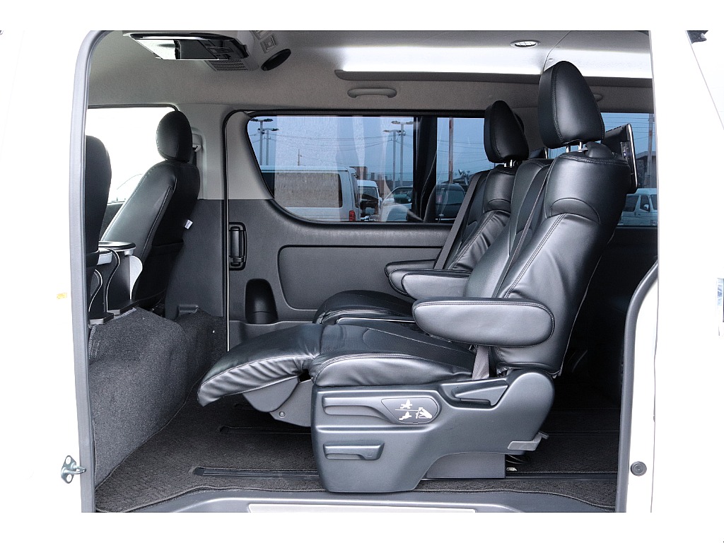 ハイエースセカンド高崎店にて展示中♪027-384-3591