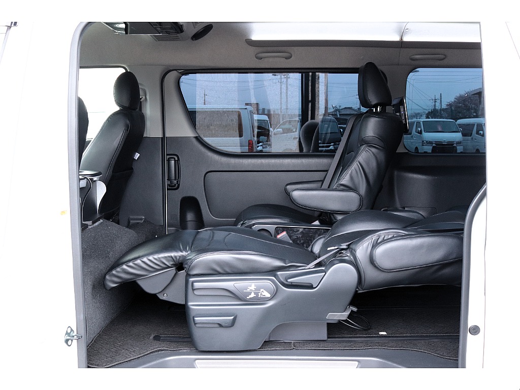 ハイエースセカンド高崎店にて展示中♪027-384-3591