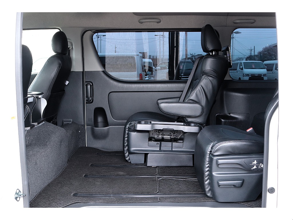 ハイエースセカンド高崎店にて展示中♪027-384-3591