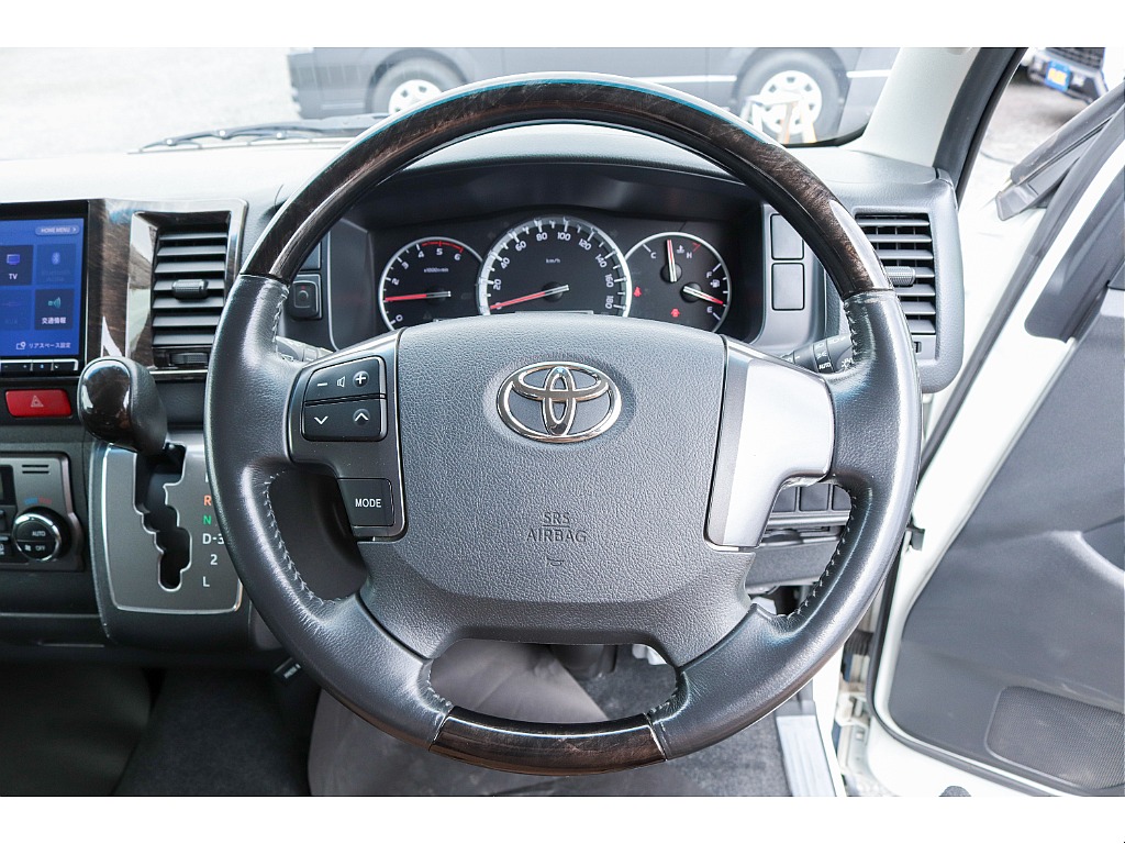 ハイエースセカンド高崎店にて展示中♪027-384-3591