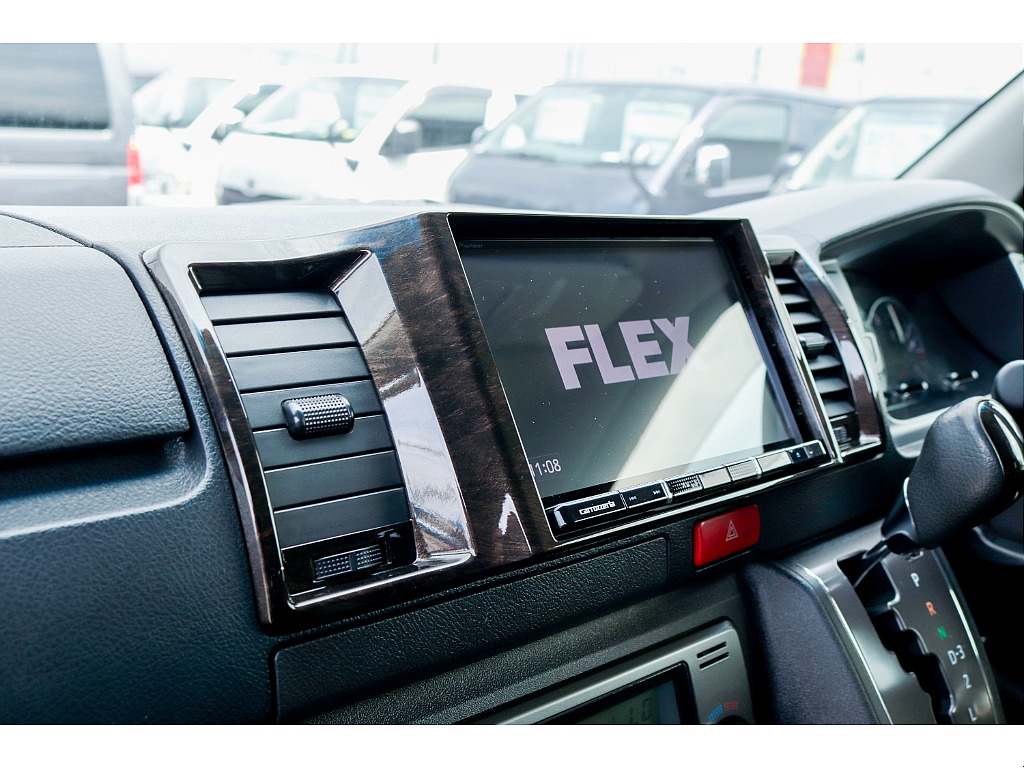 ハイエースセカンド高崎店にて展示中♪027-384-3591