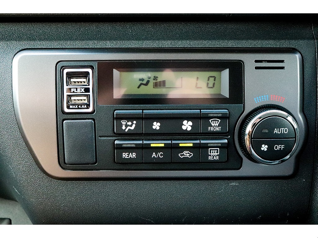 ハイエースセカンド高崎店にて展示中♪027-384-3591