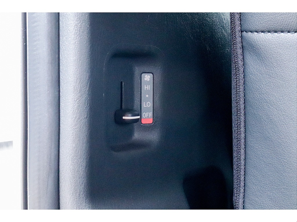 ハイエースセカンド高崎店にて展示中♪027-384-3591