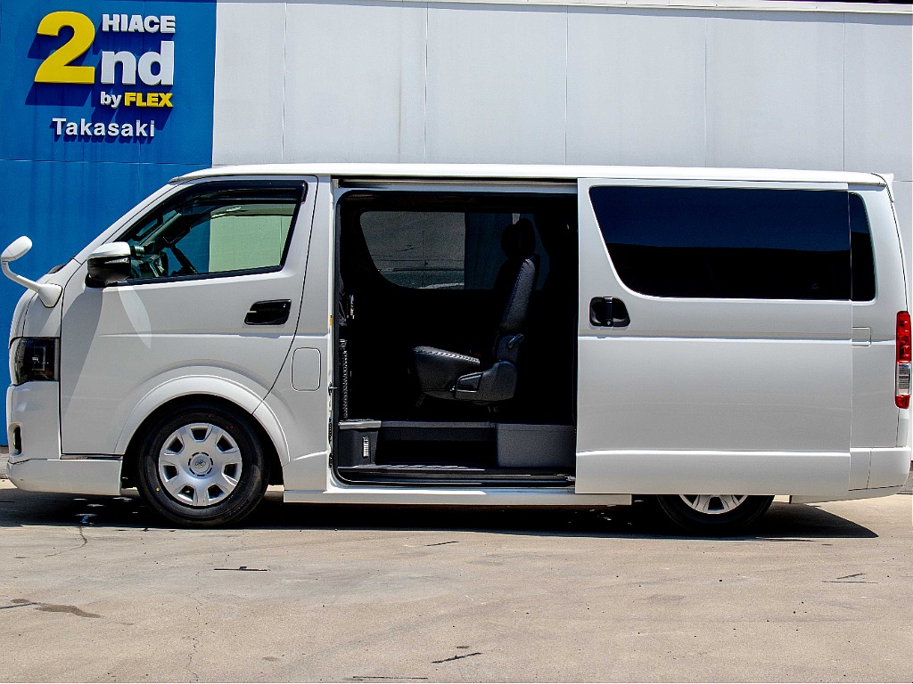 THE STANDARD.ハイエースを選ぶなら、HIACE 2nd TAKASAKI。