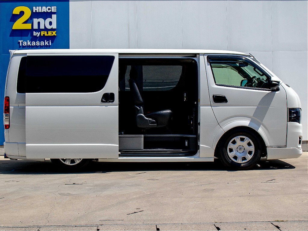 THE STANDARD.ハイエースを選ぶなら、HIACE 2nd TAKASAKI。