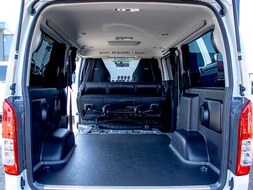 THE STANDARD.ハイエースを選ぶなら、HIACE 2nd TAKASAKI。
