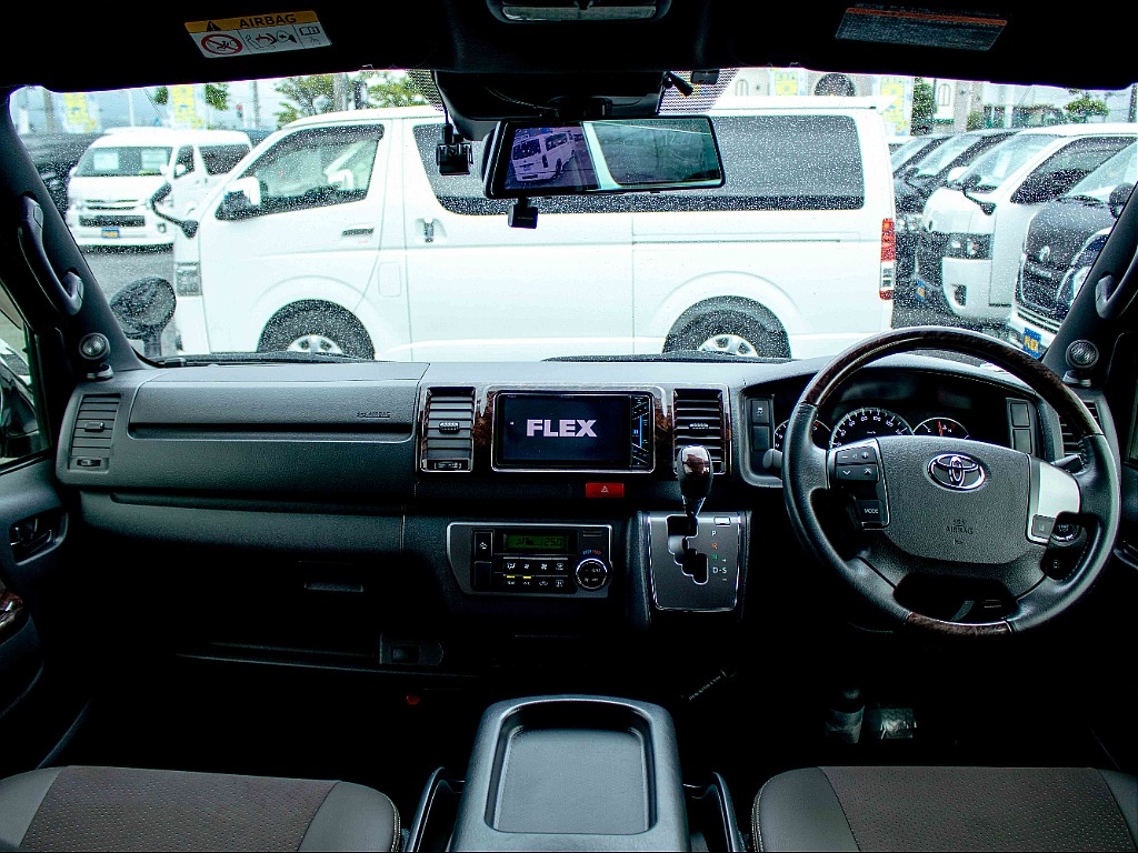THE STANDARD.ハイエースを選ぶなら、HIACE 2nd TAKASAKI。ノーマルハイエース専門店。