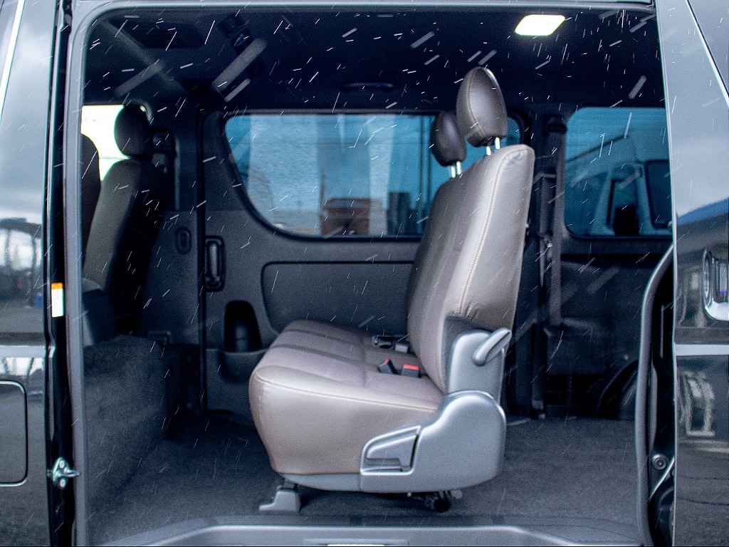 THE STANDARD.ハイエースを選ぶなら、HIACE 2nd TAKASAKI。ノーマルハイエース専門店。